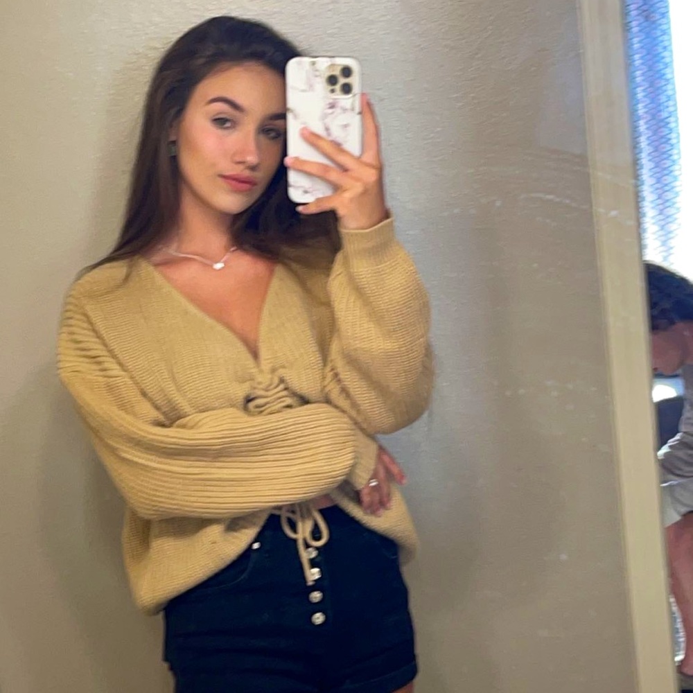 Meet your Posher, Kayli